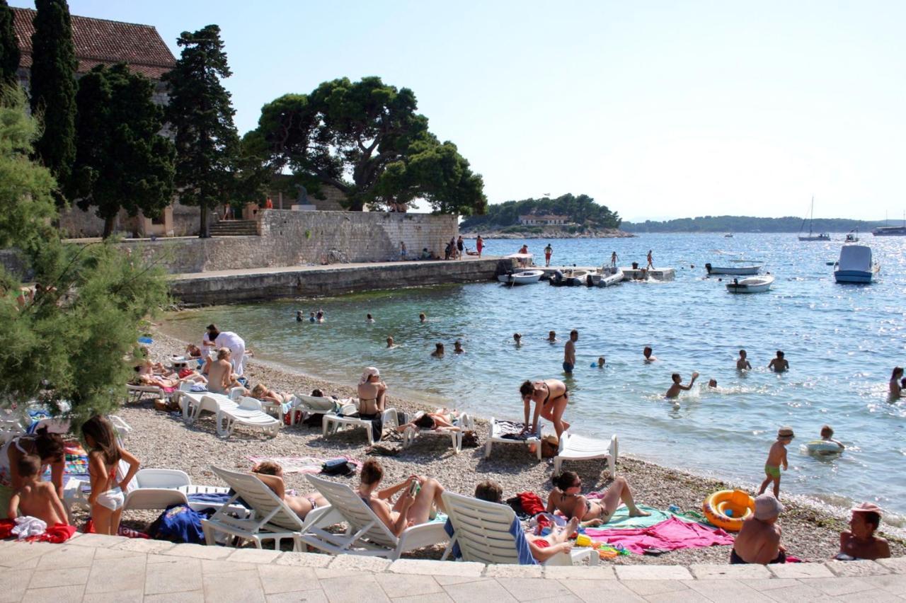 Apartments And Rooms With Parking Space Hvar - 13161 Hvar Town Exterior photo